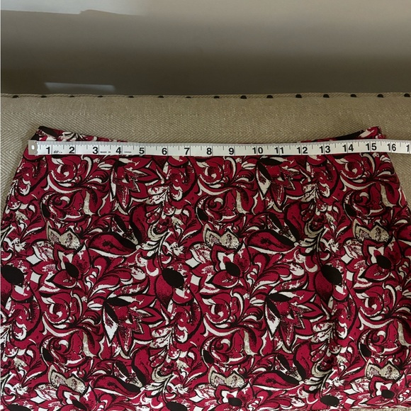 Women's Christopher & Banks Floral/Paisley Skirt | Size 8 - Picture 8 of 9